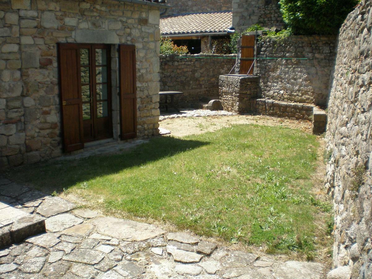 Location De Gites Les Sources Chambonas/Les Vans Bilik gambar