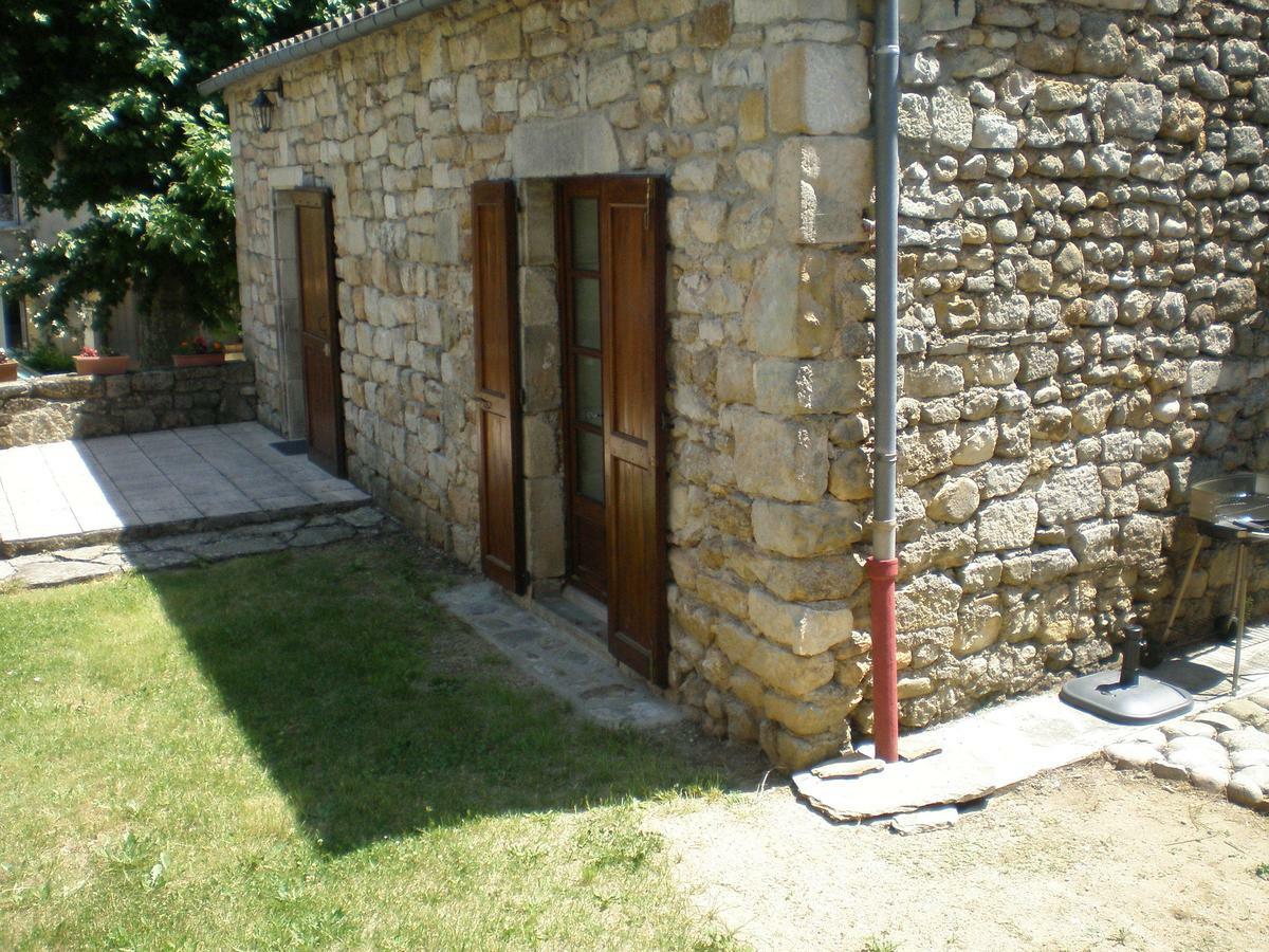 Location De Gites Les Sources Chambonas/Les Vans Bilik gambar