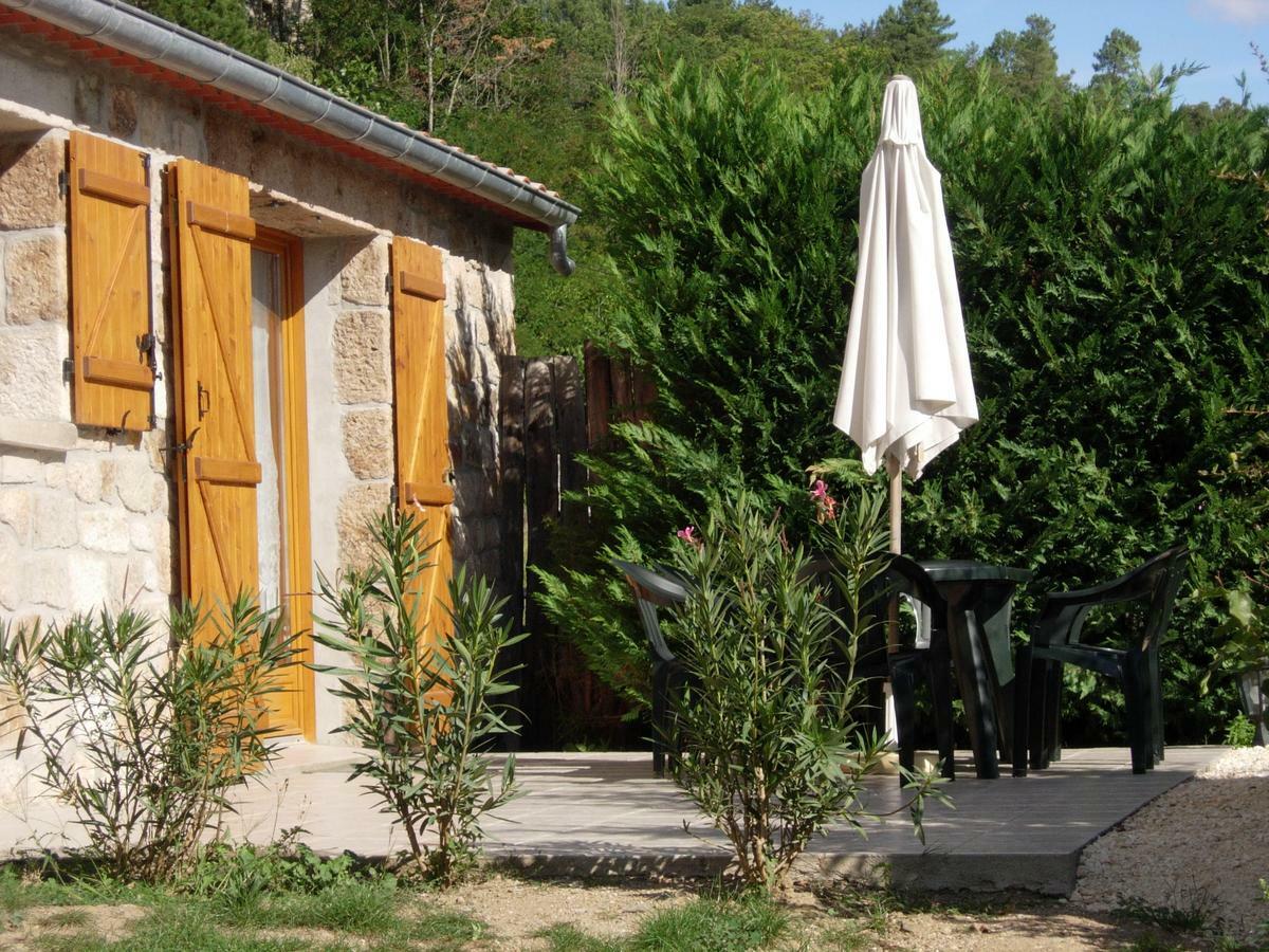 Location De Gites Les Sources Chambonas/Les Vans Bilik gambar