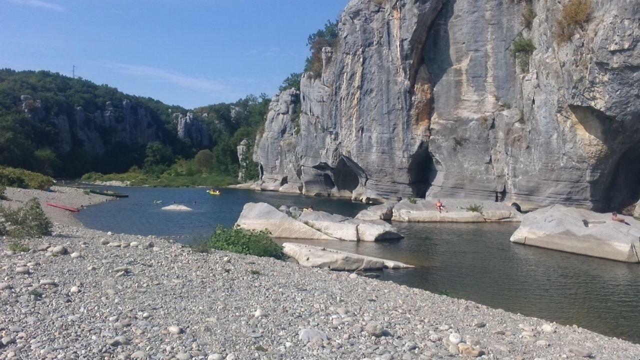 Location De Gites Les Sources Chambonas/Les Vans Luaran gambar