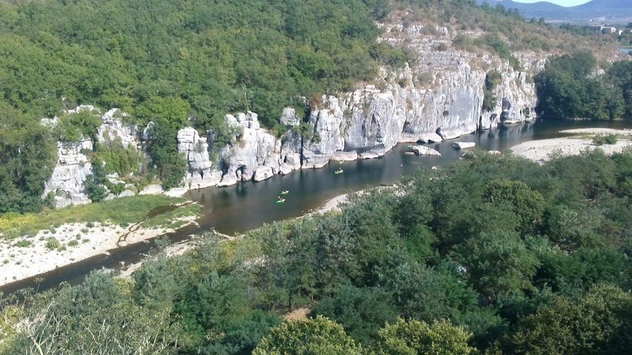 Location De Gites Les Sources Chambonas/Les Vans Luaran gambar