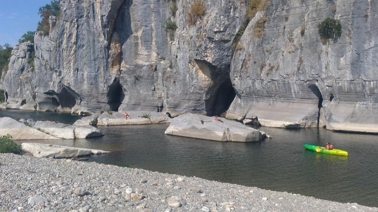 Location De Gites Les Sources Chambonas/Les Vans Luaran gambar